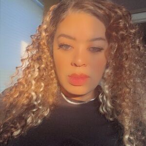 Meet your Posher, Enjolai